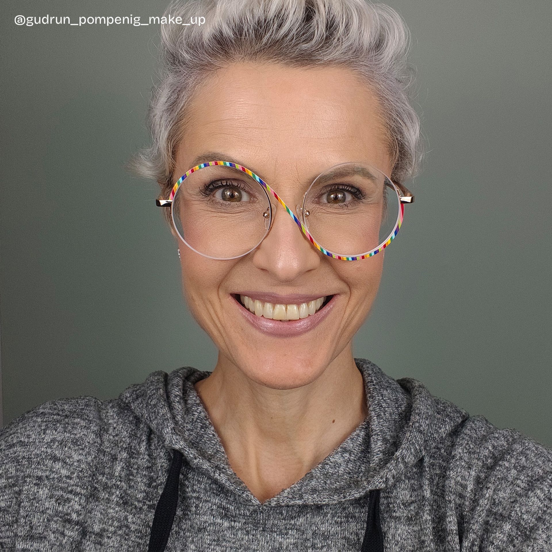 Alina Bunt Rund Wicked Brille5