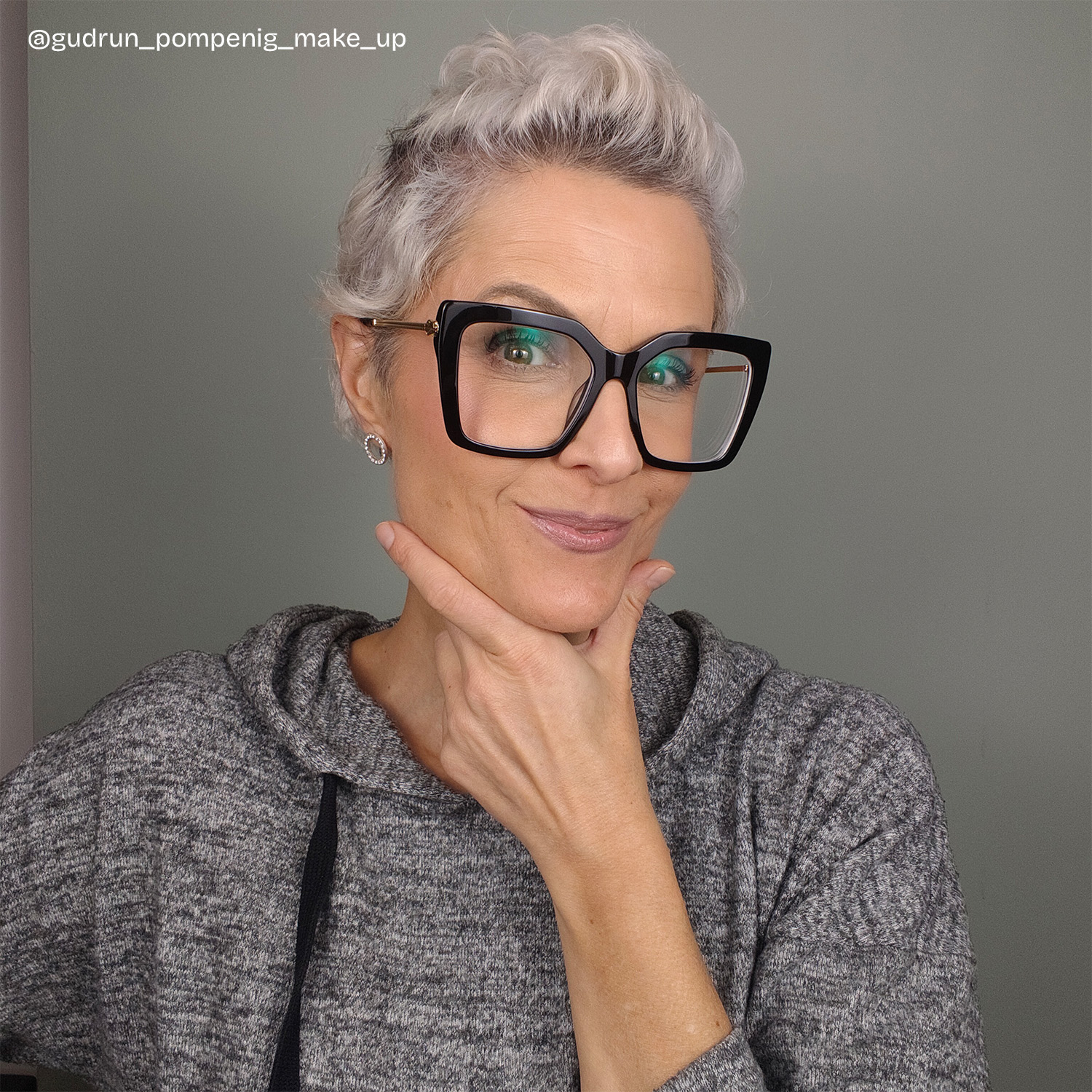Flora Schwarz Quadratisch Brille5