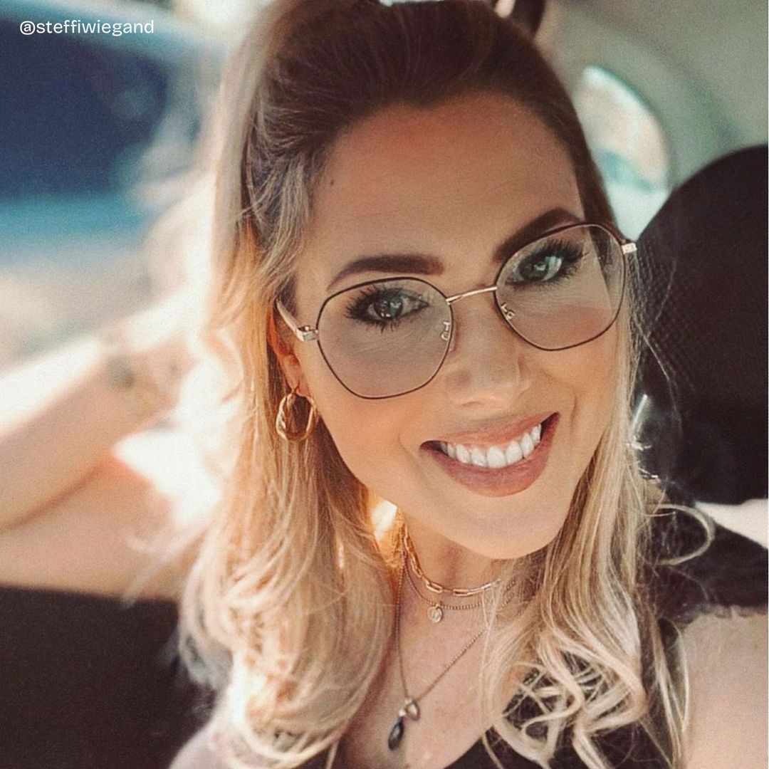 Ich bin glücklich mit meiner Brille. Man muss bedenken, dass man sich 