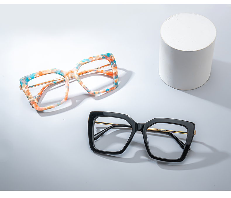 Flora Schwarz Quadratisch Brille