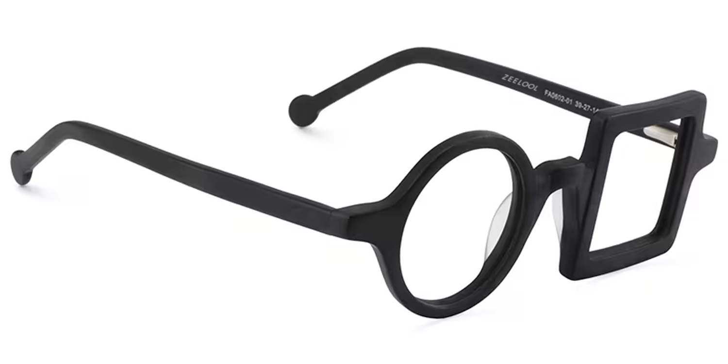Paola Schwarz Asymmetrische Brille2